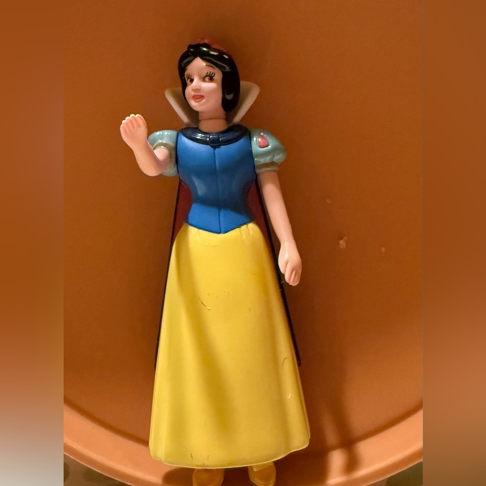 Snow White & Doc Figurine from Disney